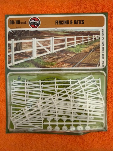 Airfix Cercas y Puertas 01617-5 Escala OO/HO Serie 1 Nuevo y Sellado De Colección | Condition: New