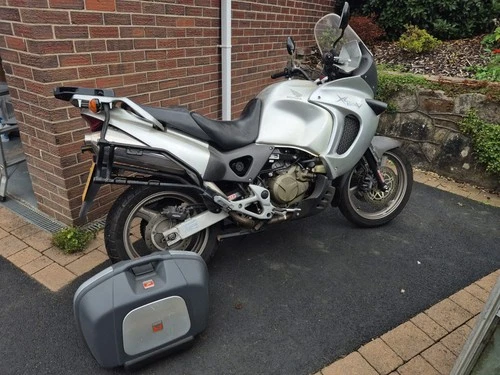 Honda Varadero Xl1000 V 1999 - Picture 1 of 4