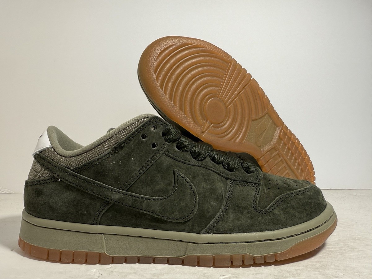 Nike SB Dunk Low Pro Sequoia Green Suede Sneakers Men Size 7 US