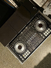 Pioneer DJ DDJ-SZ 4-Channel 4-Deck Serato DJ Controller