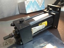 02.00 HMAUS14A  3.000 SERIES  MA 200 PSI PARKER Pneumatic CYLINDER USED $69