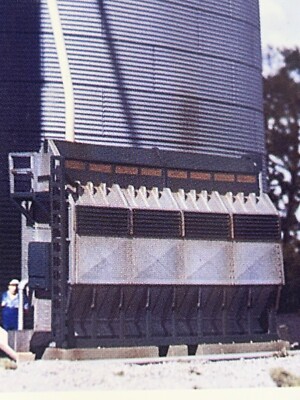 GRAIN DRYER FARM & RANCH GRAIN HANDLING UNIT HO Scale KIT WALTHERS 933-3128 NEW