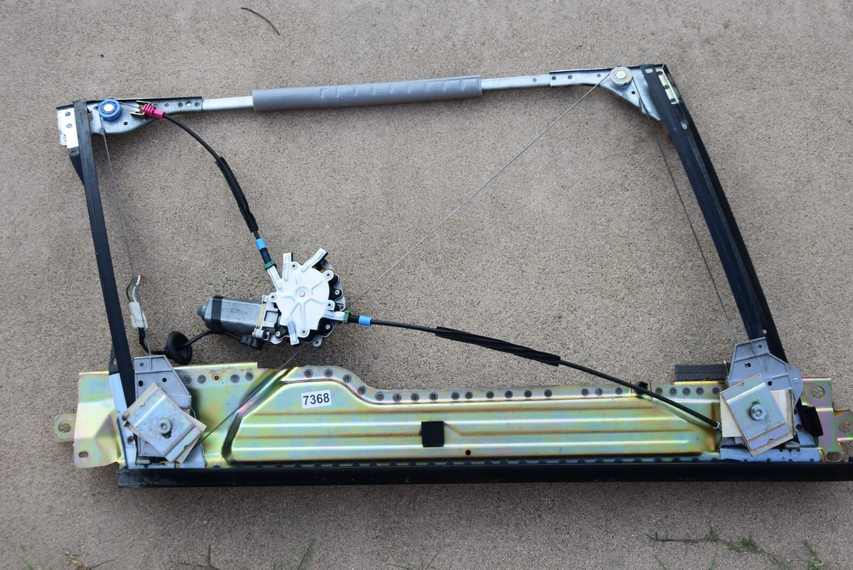 F0 98-04 VOLVO C70 CONVERTIBLE RIGHT PASSENGER WINDOW REGULATOR 