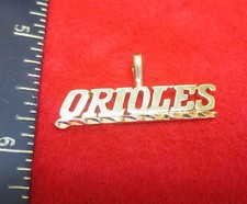 COLGANTE ORO 14KT ORO ORO EQUIPO DEPORTIVO ORIOLES