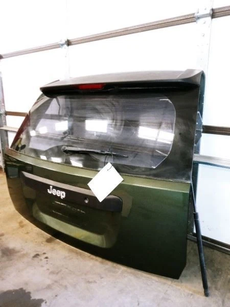 Jeep Compass 2008 conjunto de puerta levadiza trasera con vidrio fijo Jeep verde fabricante de equipos originales usado Foto 2 de 4