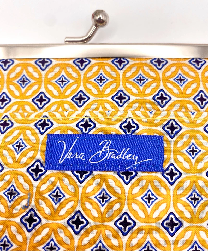 Álbum de fotos acolchado azul amarillo Vera Bradley Riviera retirado abrazo beso cierre a presión Foto 3 de 4