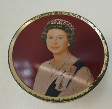 VINTAGE QUEENS SILVER JUBILEE 1977 ORNATE TRAVEL SWEETS LOLLY TIN SMITH KENDON