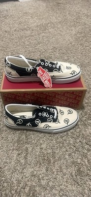 VANS Low Top Lace-Up Sneakers Black/White Graphic Peace Print Casual