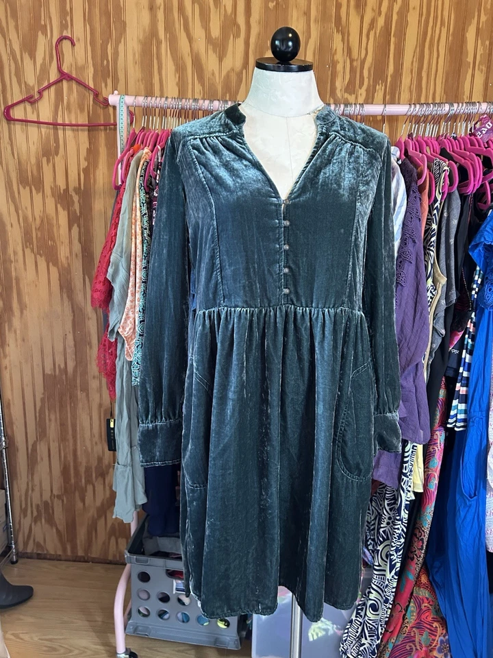 Anthropologie Holding Horse 束腰衬衫连衣裙女式 S 绿色天鹅绒长袖 — 第 2/4 张图片