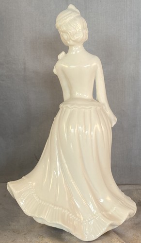 Royal Doulton, Paris Royal Lady with Umbrella - Picture 2 of 5