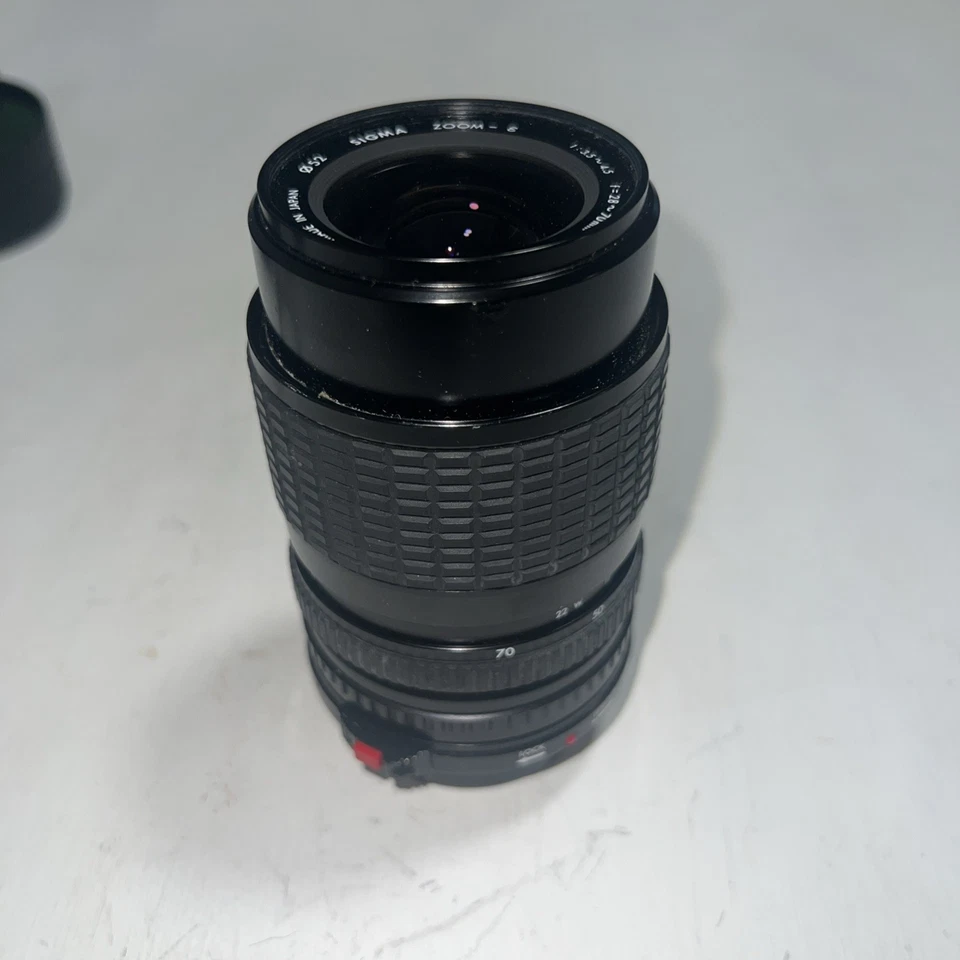 Sigma AF Zoom-E 28-70mm 1:3.5-4.5 Multi-Coated Lens For Canon. With case + - Image 2 of 4