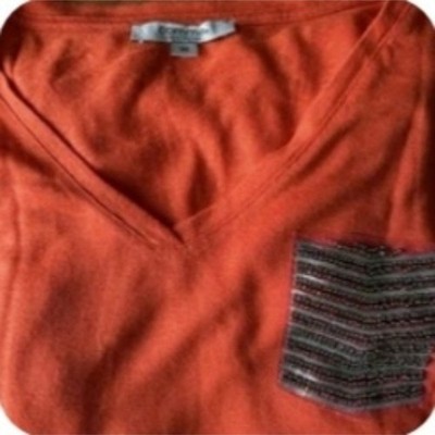 COMMA Damen T-Shirt m. V-Ausschnitt + glitzerndem Taschenaufdruck, orange Gr. 36