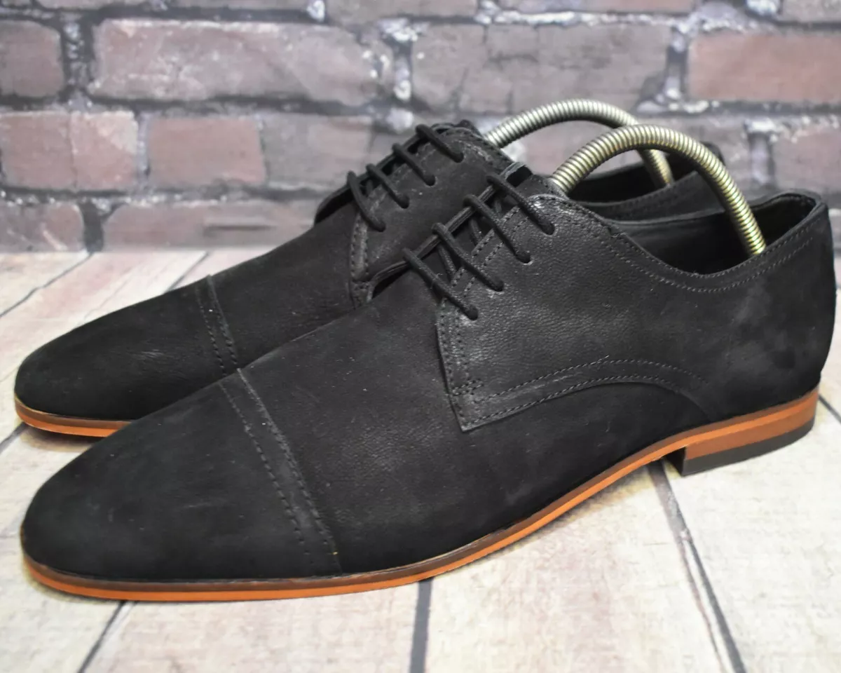 Narrow size deals shoes