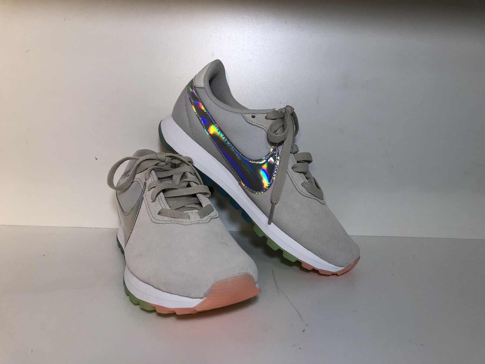 nike wmns pre love ox rainbow