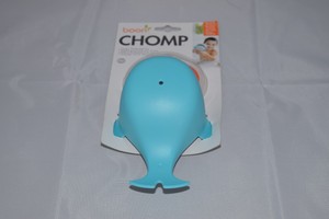boon chomp hungry whale bath toy