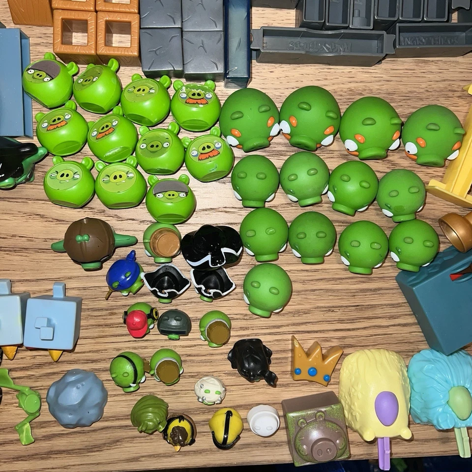 HUGE Lot Angry Birds Space Wood Star Wars + More 200+ Pieces Pigs Figures - Image 3 of 4