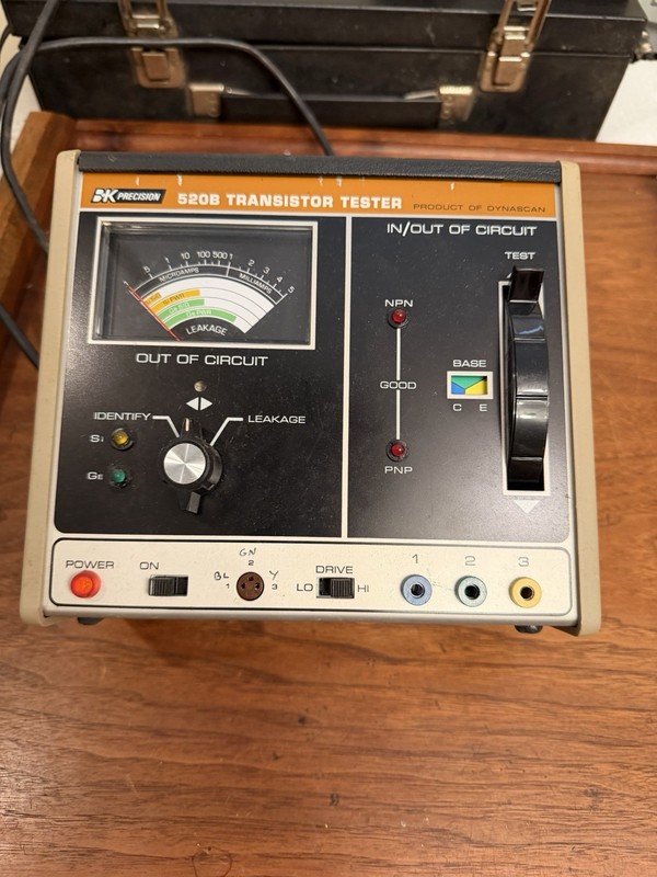 BK Precision 520B Transistor Tester