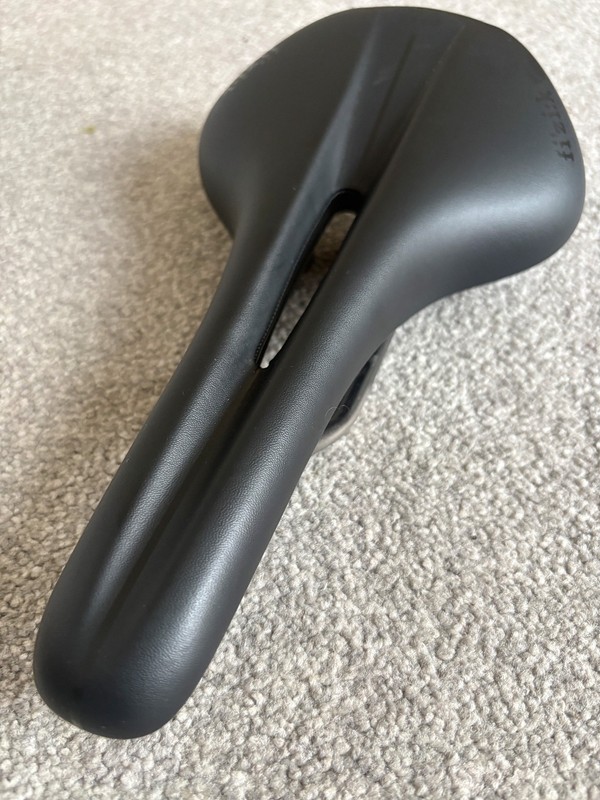 Fizik Antares R3 open road bike saddle - Large - Matt Black - Kium Rails