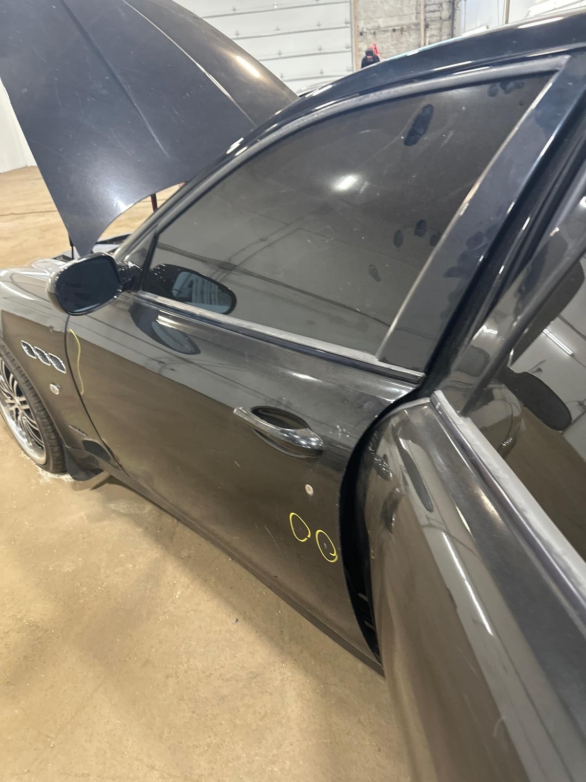 (LOCAL PICKUP ONLY) 08 MASERATI QUATTROPORT Front Door Driver Side Left