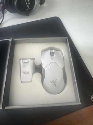 Razer Viper Ultimate Gaming Mouse with RGB Charging Dock Mercury White