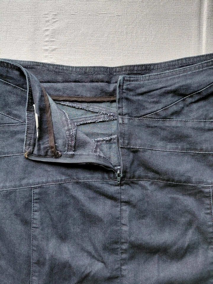 Falda midi de mezclilla acampanada Cato talla 16 Modesta Godet línea A costuras de mezclilla oscura Foto 3 de 4