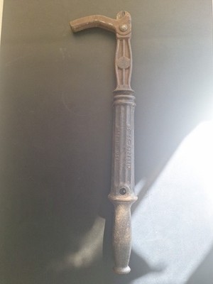 Sure Grip Crescent 56 Nail Staple Puller Tool Vintage Extendable De-nailer 18''