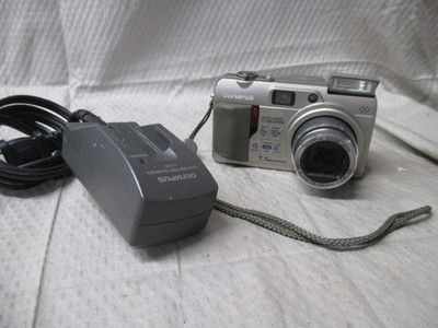Olympus CAMEDIA C-7000 ZOOM 7.1MP Compact Camera with Original Charger