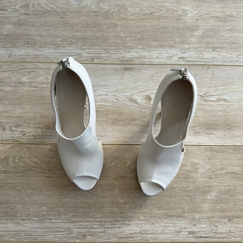 Gucci White Leather Cut Out Peep Toe Platform Booties 37 1/2 - Picture 5 of 13