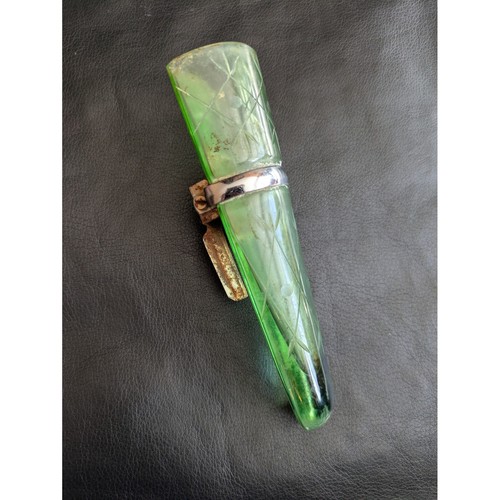 Jarrón antiguo vintage de vidrio de uranio grabado verde para coche tablero de instrumentos - Imagen 4 de 8