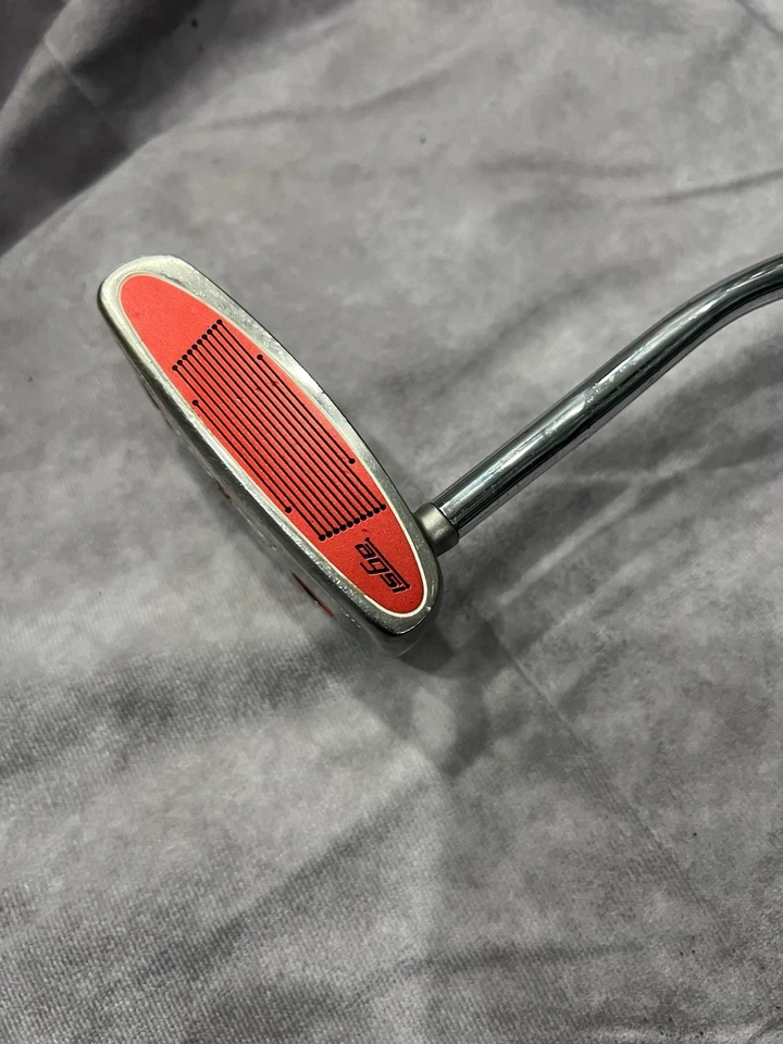 "Putter Taylor Made Rosa CGB - SuzkaRH 34"" Foto 3 de 4