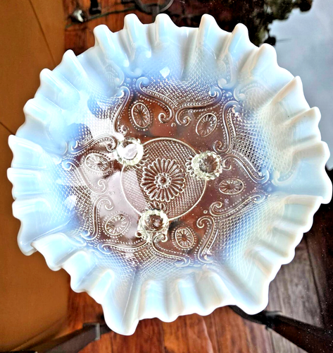 PRETTY 8" Vintage Milk Blue Opalescent Glass Candy Dish soft blue 3" tall