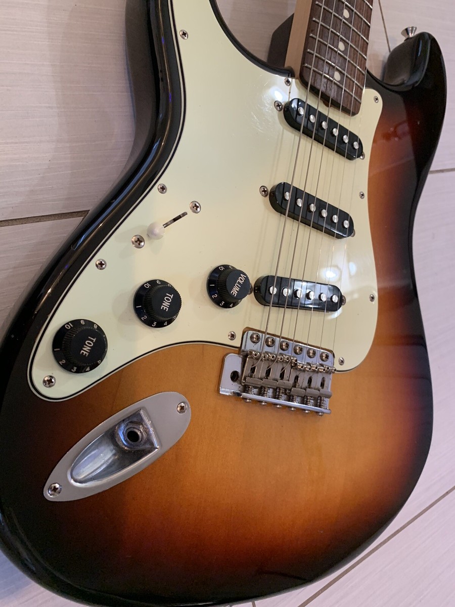 【虎目】Fender 50th限定 USA Stratocaster Fender 50th Anniversary Stratocaster Aztec Gold 2004