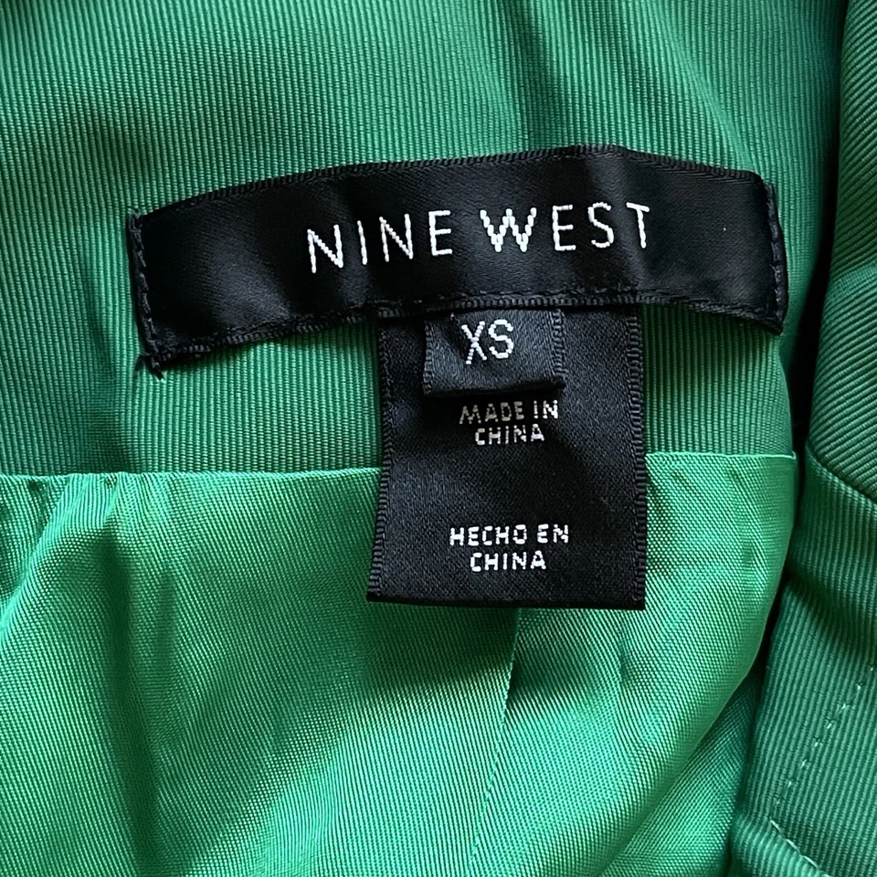 Gabardina Nine West XS Babydoll con solapa de cintura reunida verde mangas 3/4 forrada Foto 2 de 4