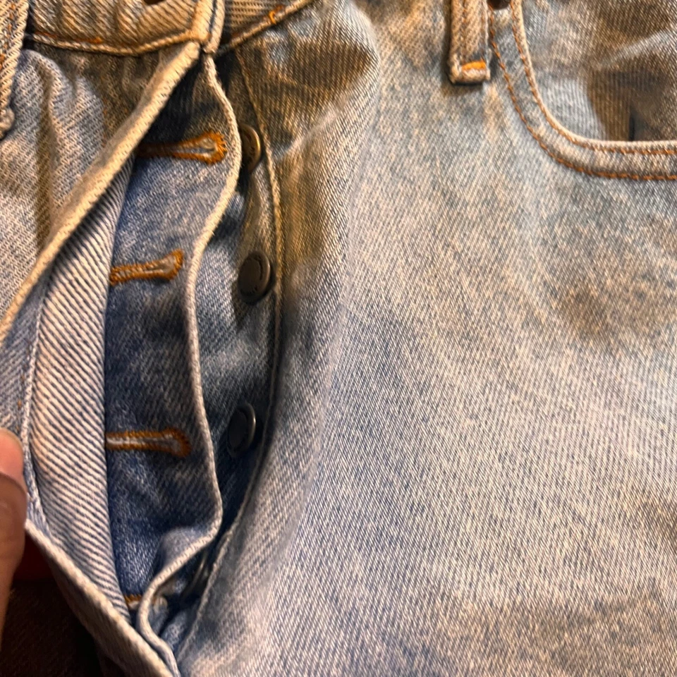 Ann Taylor 牛仔妈妈短裤高腰袖口浅水洗棉 8 码 — 第 2/4 张图片