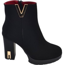 Tronchetto donna in camoscio nero con accessori oro tacco largo 9 cm e plateau 3