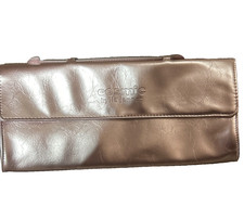 Estuche cosmético rollo cepillo maquillaje oro rosa metálico cósmico Kylie Jenner