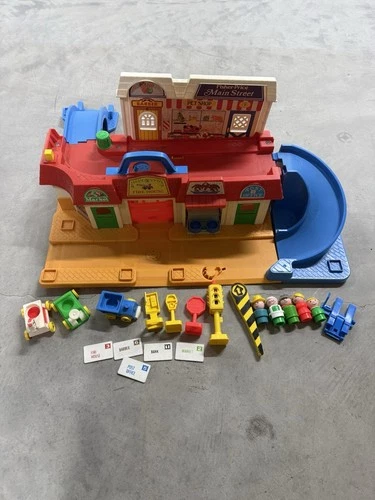Vintage Fisher Price Little People Play Family Main Street 1986 Set