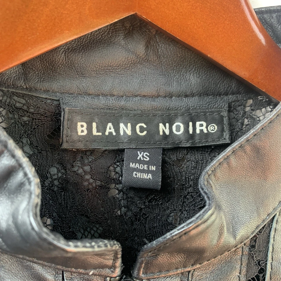 Chaqueta corta Blanc Noir talla XS de cuero negro y encaje Foto 4 de 4