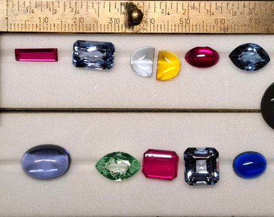 40 ct Korund Rubin / Saphir / Spinell  Cabochon + facettiert  Synthese Nr SYN 1