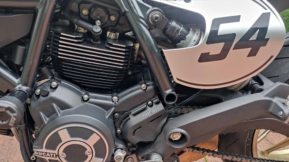 Ducati Scrambler Cafè Racer 800 TOP gepflegt! Wenig km - Bild 2 von 4