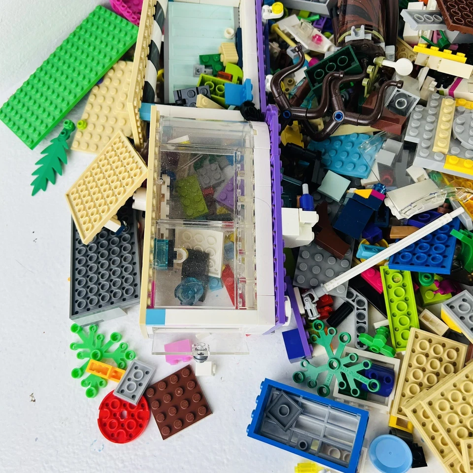 LEGO Friends huge Bulk Lot - 9 LBS. - mixed parts pieces bricks Random Read - Image 2 of 4