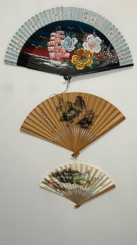 SET OF THREE HAND-HELD FANS