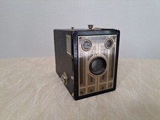 Kodak Six-20 Brownie Junior Box Camera- unable to get open.