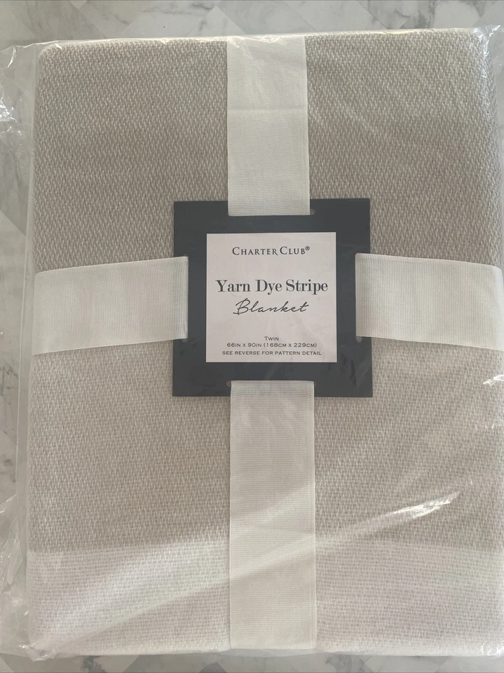 Manta doble a rayas teñido de hilo Charter Club color topo y crema 66x90 pulgadas nueva $80 Foto 2 de 4