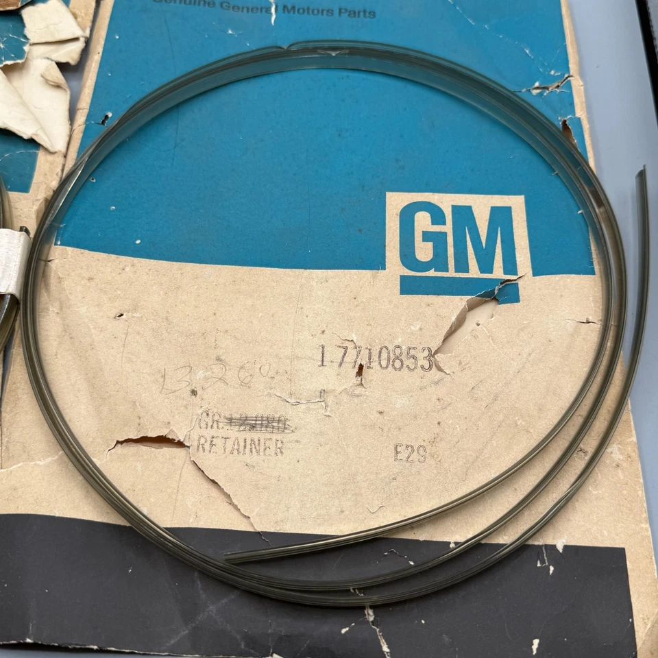 1967 - 1970 GM Chevy Buick Pontiac Olds Cadillac виниловые верхние держатели 7710853 новые из старых запасов - Изображение 2 из 4