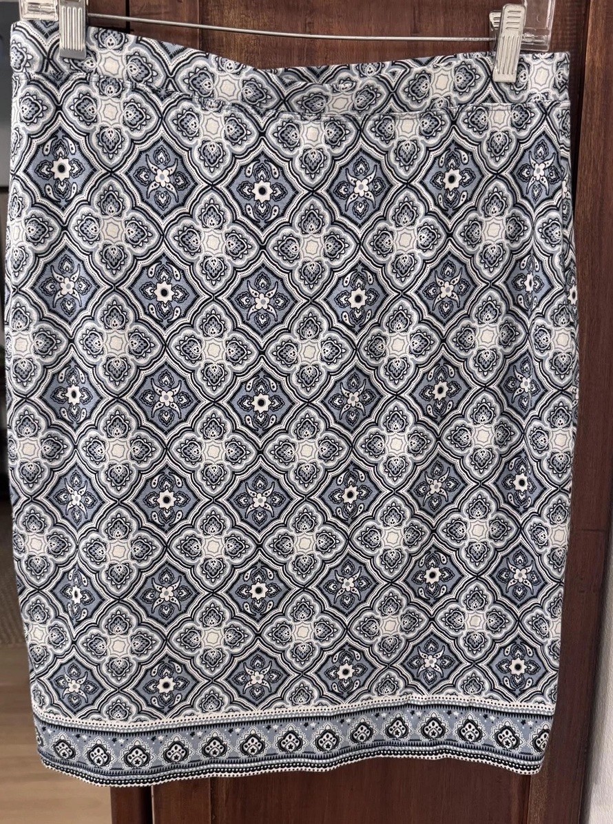 Max Studio Skirt Womens Medium Blue Geometric Lined Stretch Pull On Knee Length