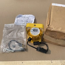 RITE-HITE RITE-LITE RH-HDLED LED DOCK LIGHT 100-240VAC,50/60HZ,15W,W/EXTRA PARTS