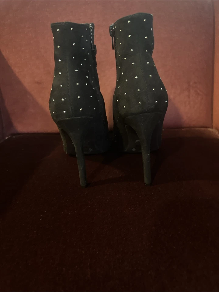 Bota Anne Michelle Feminina Salto Tornozelo Veludo Preta Tamanho 8/38 - Imagem 3 de 4