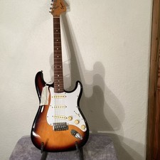Guitar Electric Fender Squire 2002 20th anniversary rare  3.4 kg £199.99