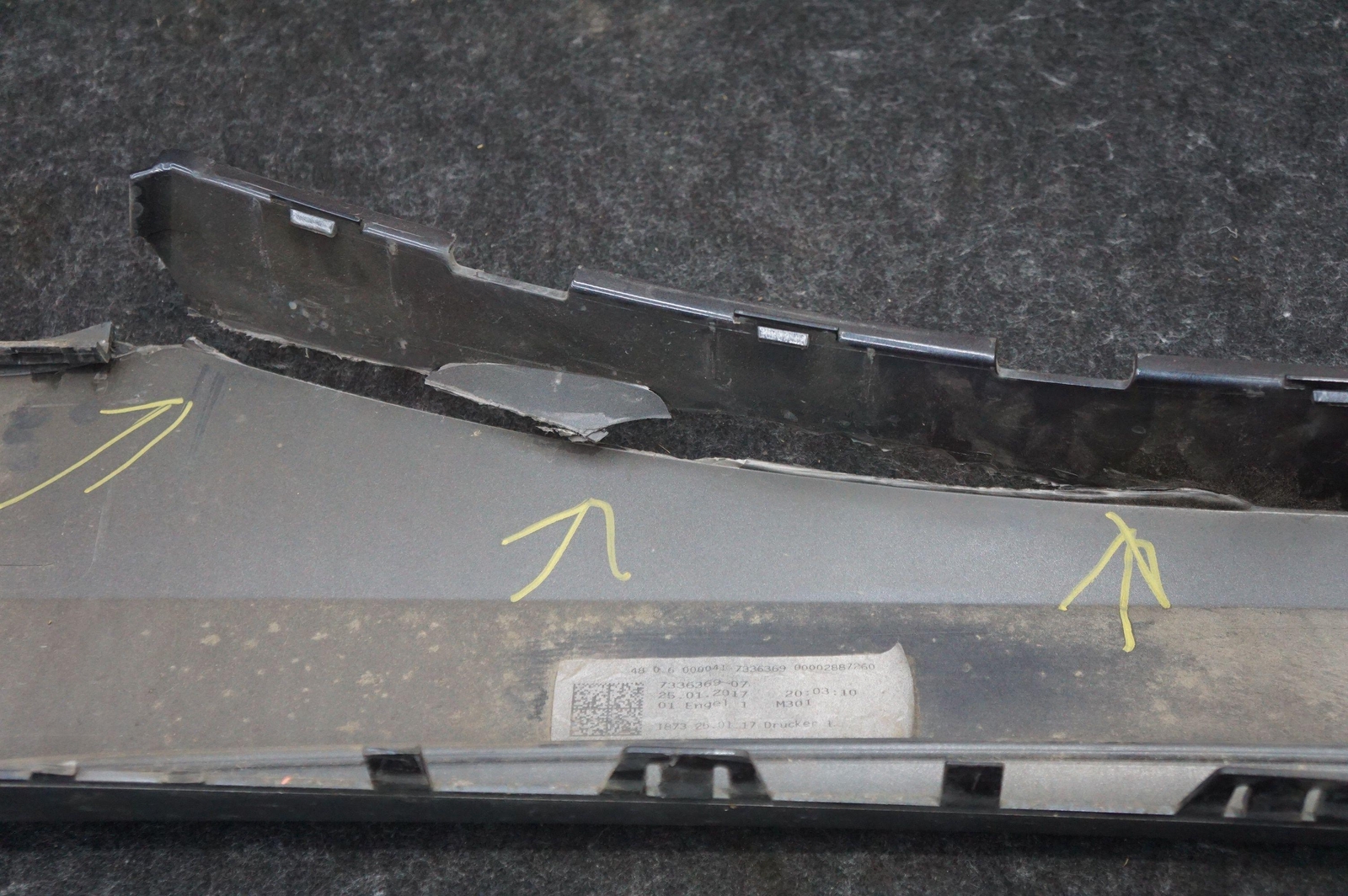 Left Rocker Molding Side Skirt (490) OEM 51777372039 Bmw I8 2014-17 19-20 *Note*